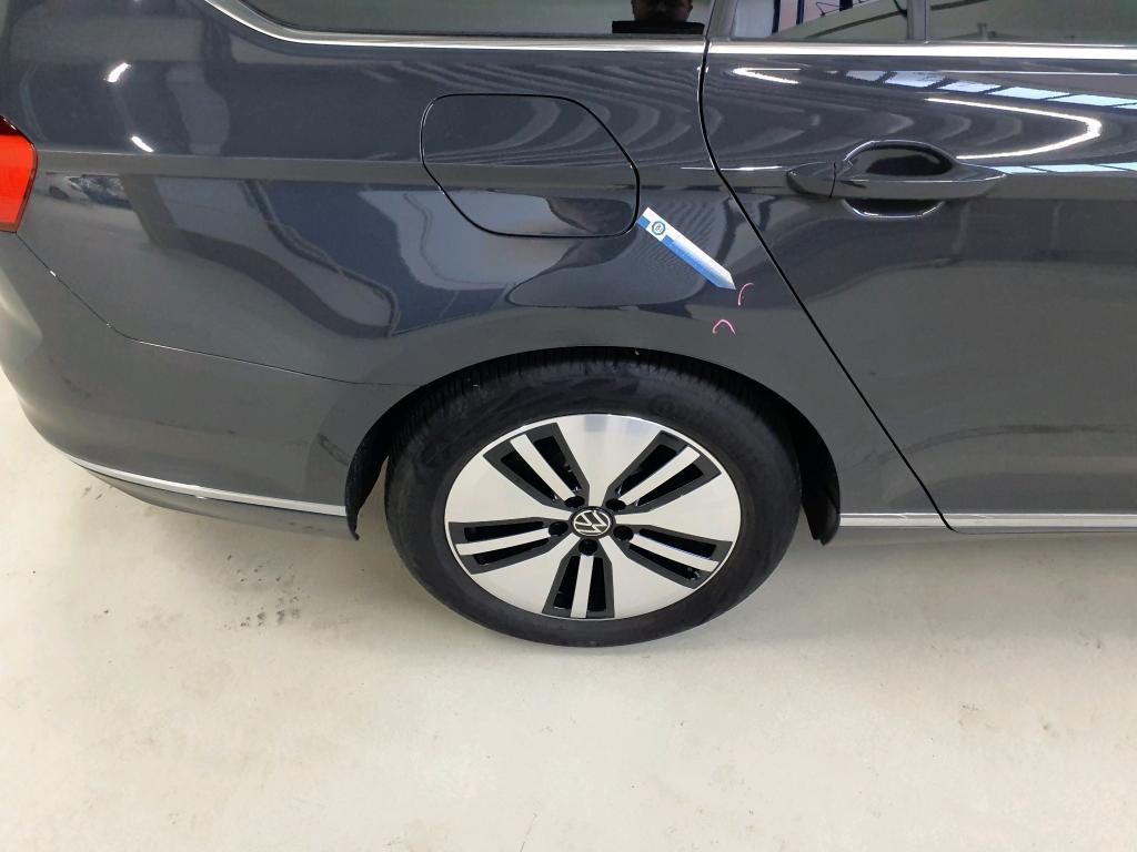 Volkswagen Passat Variant GTE 1.4 TSI DSG AHK*RFK*PDC*Tempo