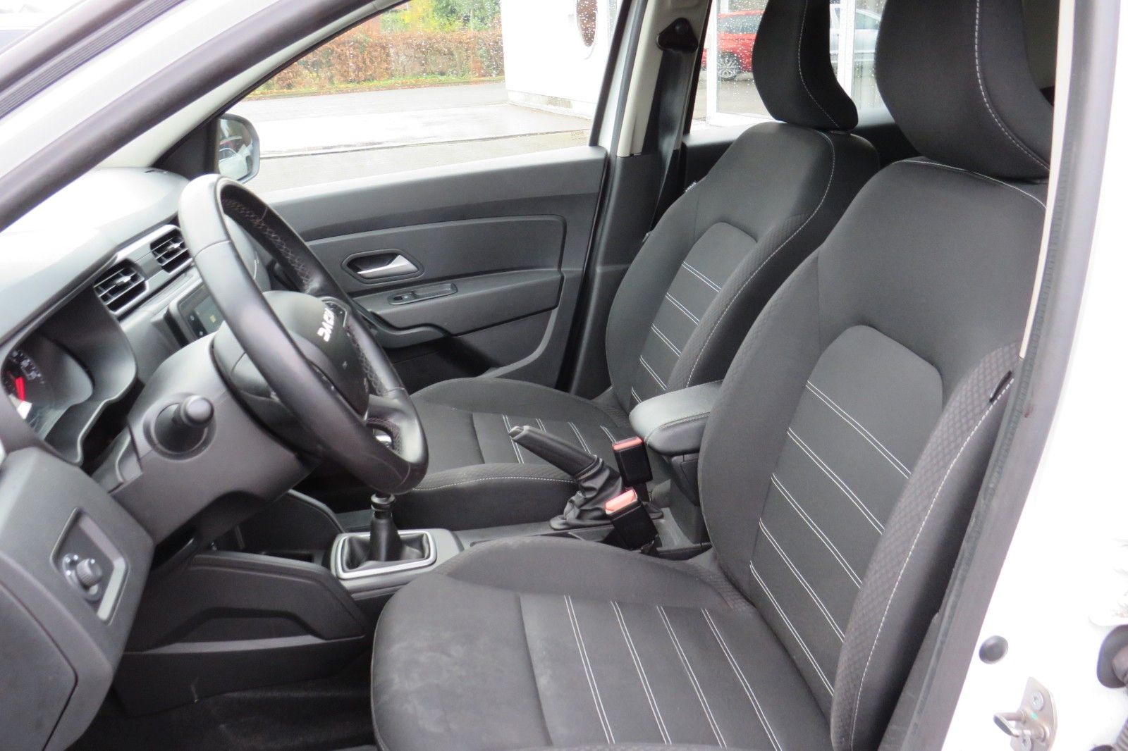 Fahrzeugabbildung Dacia Duster II Expression DIESEL NAVI ALU LED 1.HAND