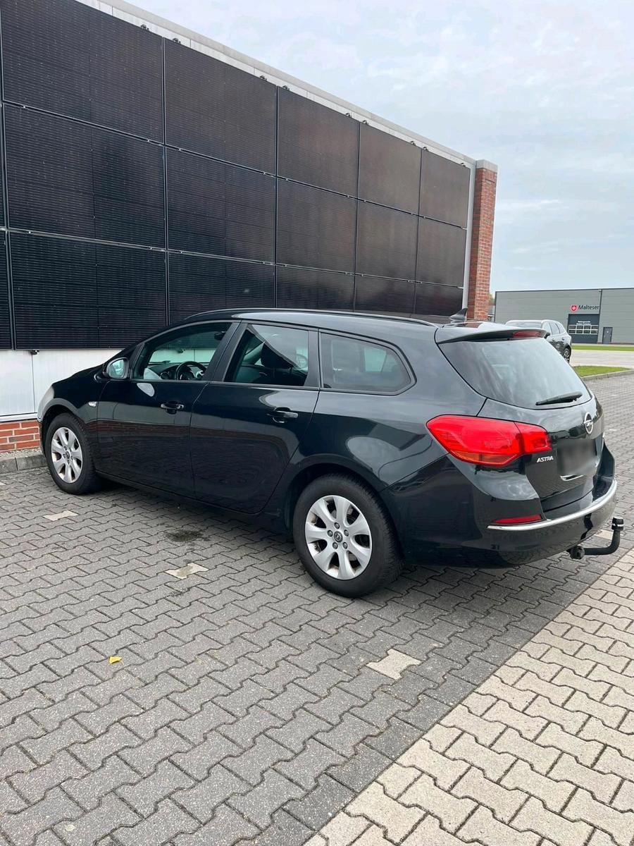 Opel Astra 2014 — photo 5