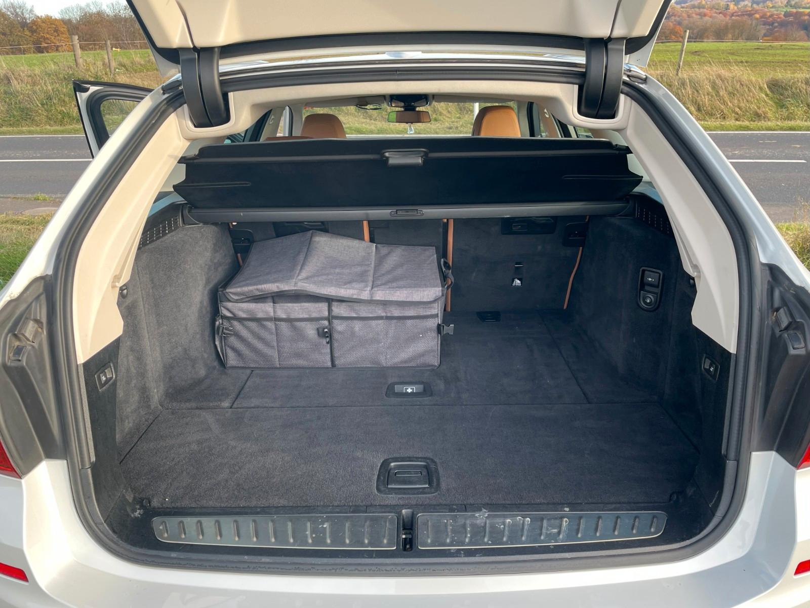 BMW 530d xDrive Touring - Pano, 360°, Standheizung  