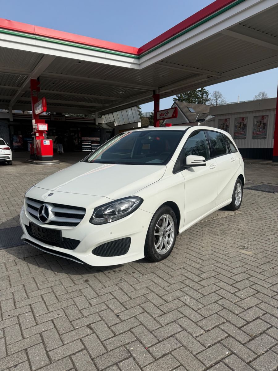 MERCEDES-BENZ B 180
