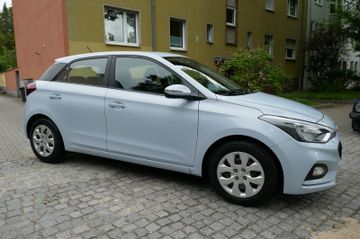 Fahrzeugabbildung Hyundai i20 Select aus 1. Hand