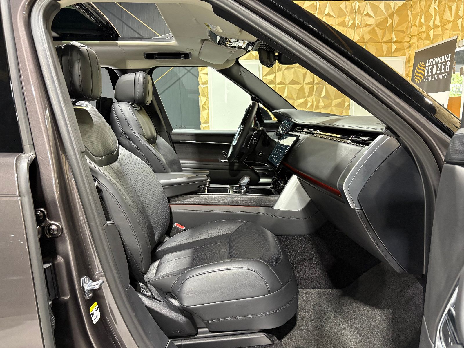 Fahrzeugabbildung Land Rover Range Rover D350/FIRST-EDITION/PANO/FOND-TV/360°