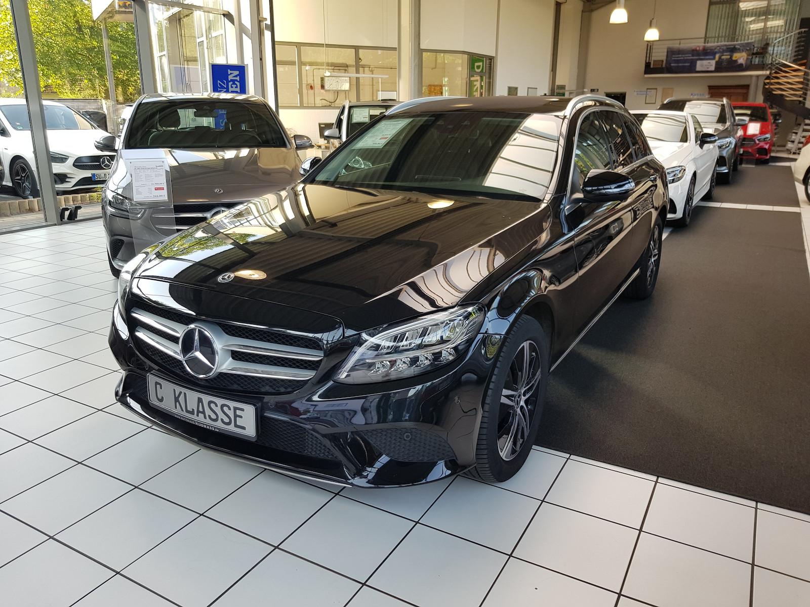 Mercedes-Benz C 180 AVANTGARDE LED EL.HECK KAMERA SHZ PTS AMBI