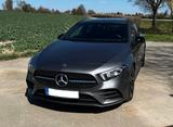 Mercedes-Benz A 180 AMG / Night Paket / Kamera/ Ambiente Licht - Mercedes-Benz mit Benzin-Antrieb: Limousine, 180 AMG Paket