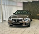 Mercedes-Benz E 200 CGI BlueEfficiency Elegante. Scheckheft. S - Mercedes-Benz E-Klasse Gebrauchtwagen in Düsseldorf