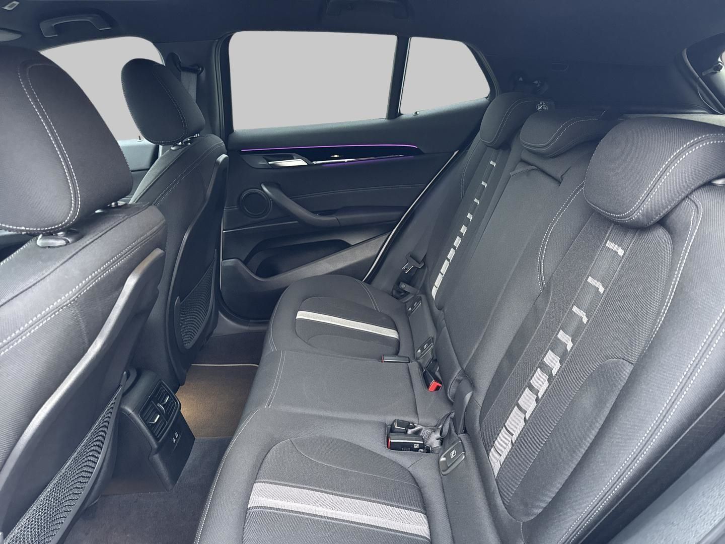 BMW X2 SDRIVE18I Navi LED El. Heckklappe Klimaautom  foto 8
