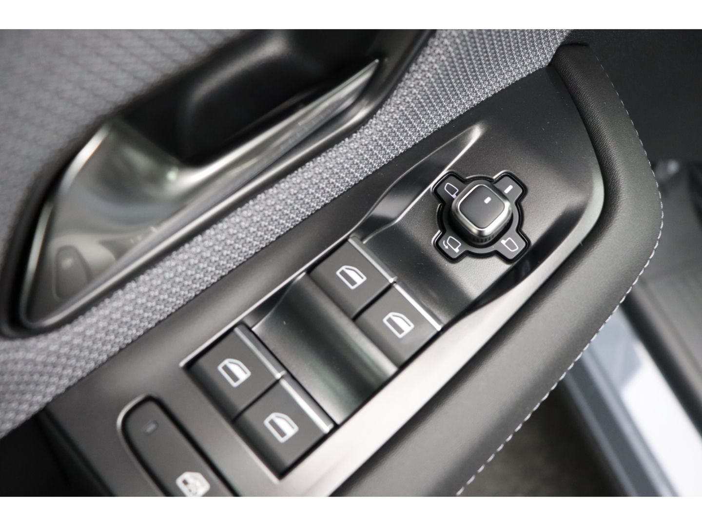 Fahrzeugabbildung Opel Grandland Electric 157 kW GS Tech Paket,Allwette