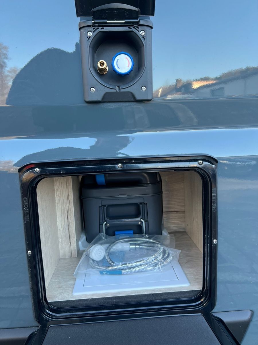 Fahrzeugabbildung MegaMobil Revolution 640 Automatik Voll Induktion Lithium