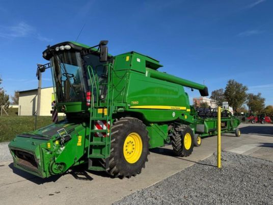 John Deere T 660