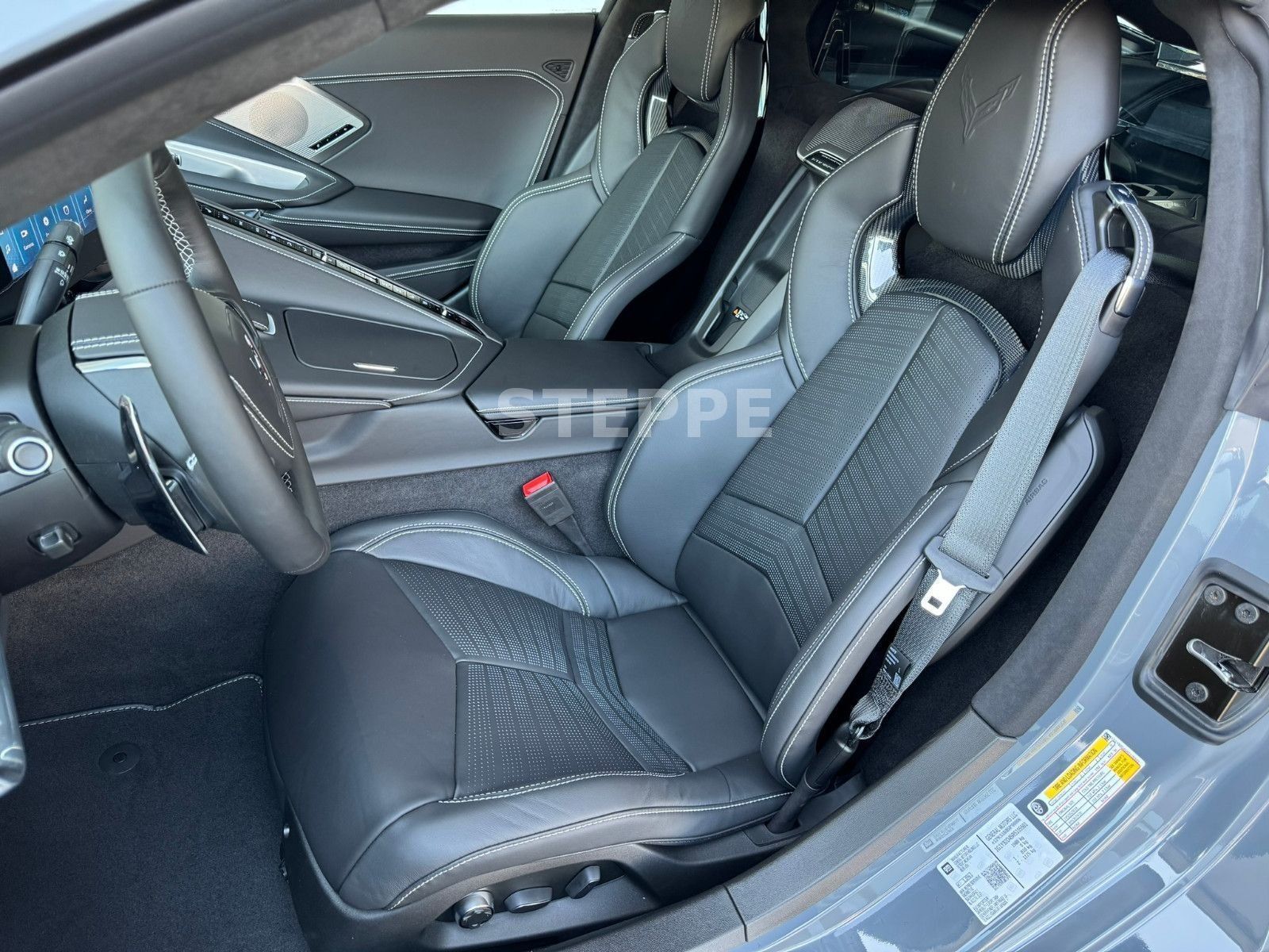 Corvette C8 Stingray Coupe 6,2 V8 3LT Europamodell STEPPE