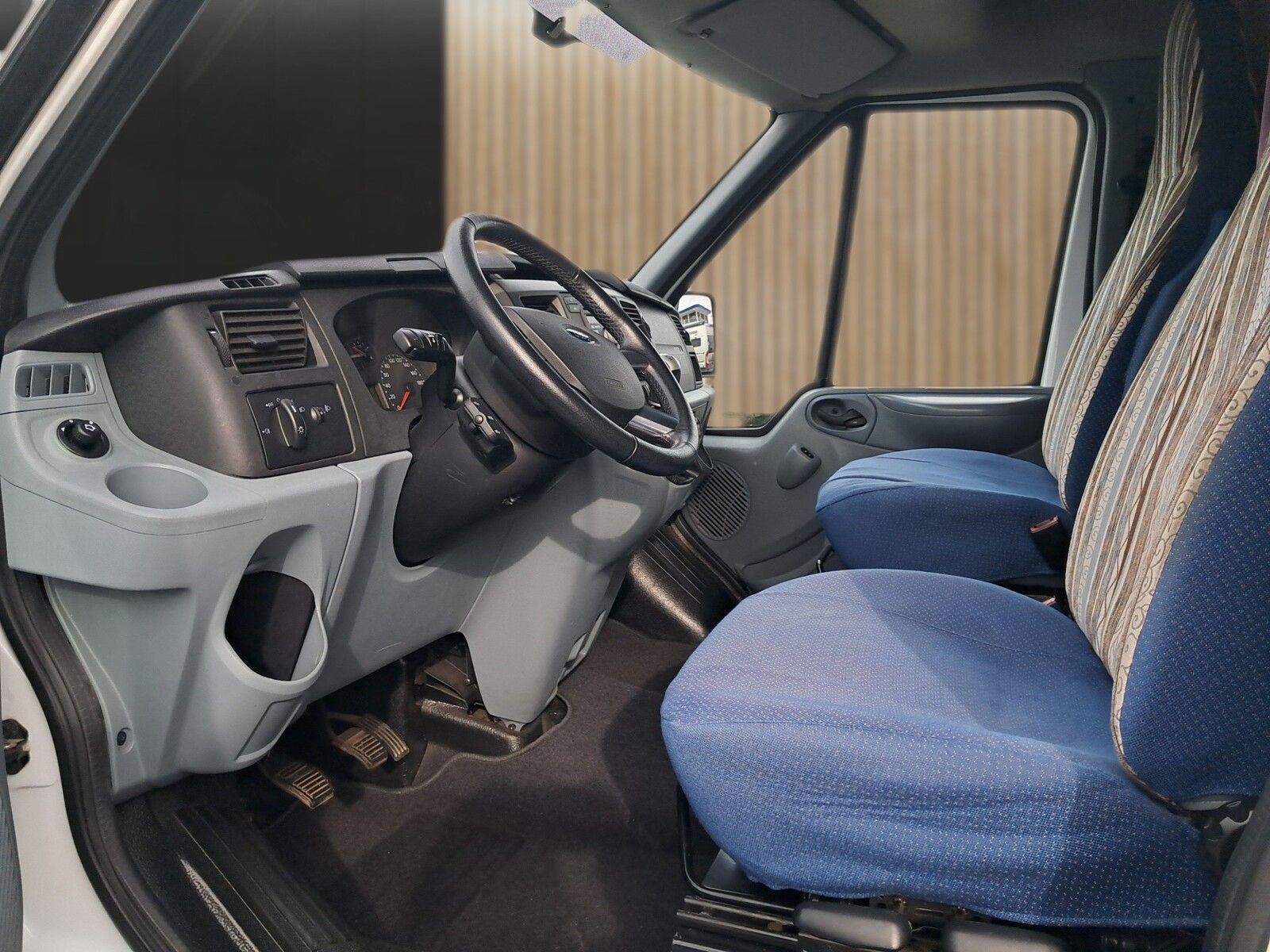 Fahrzeugabbildung Carado T 345 Fahrradträger,Radio,Heckbad