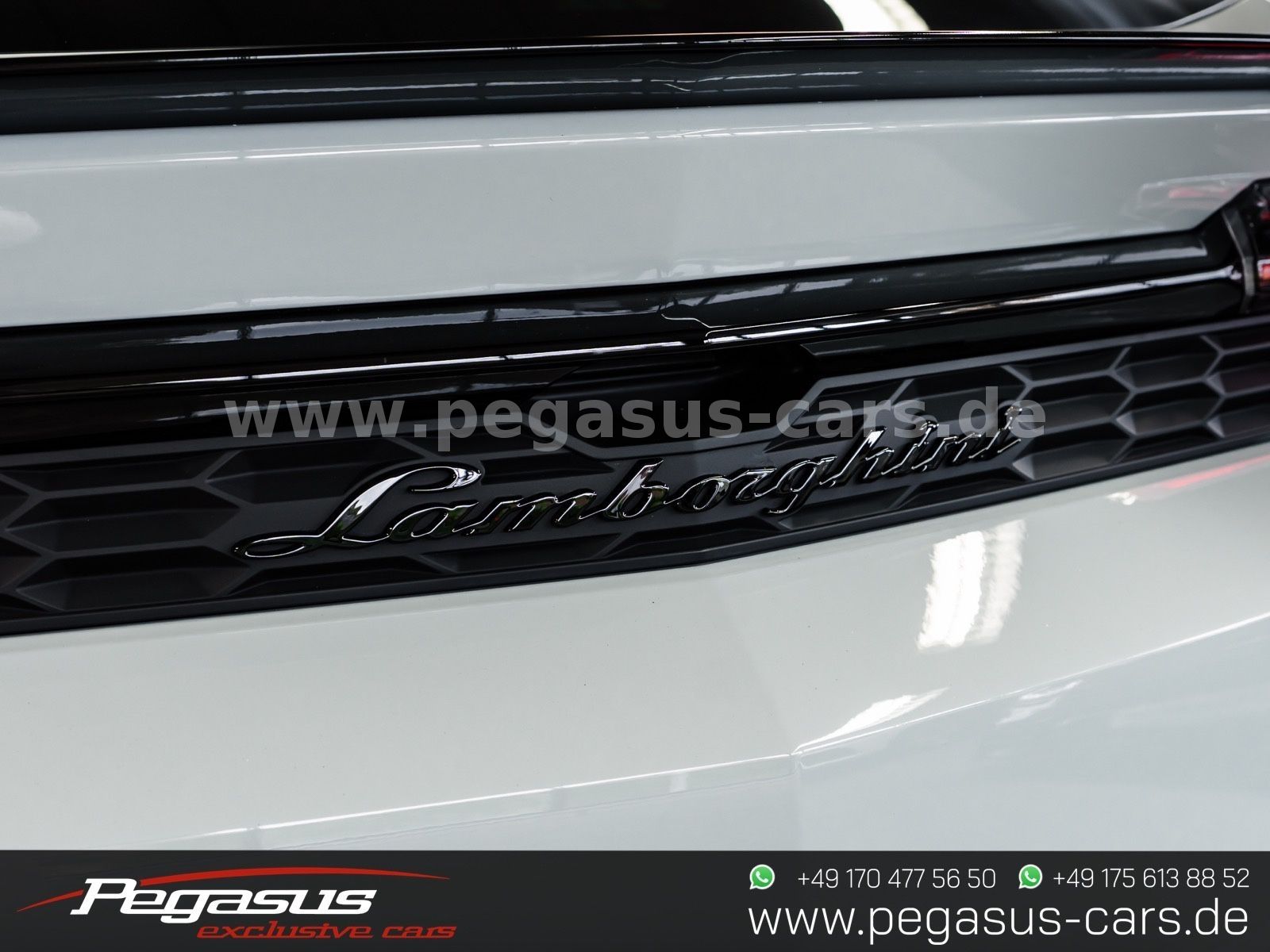 LAMBORGHINI Urus - 10