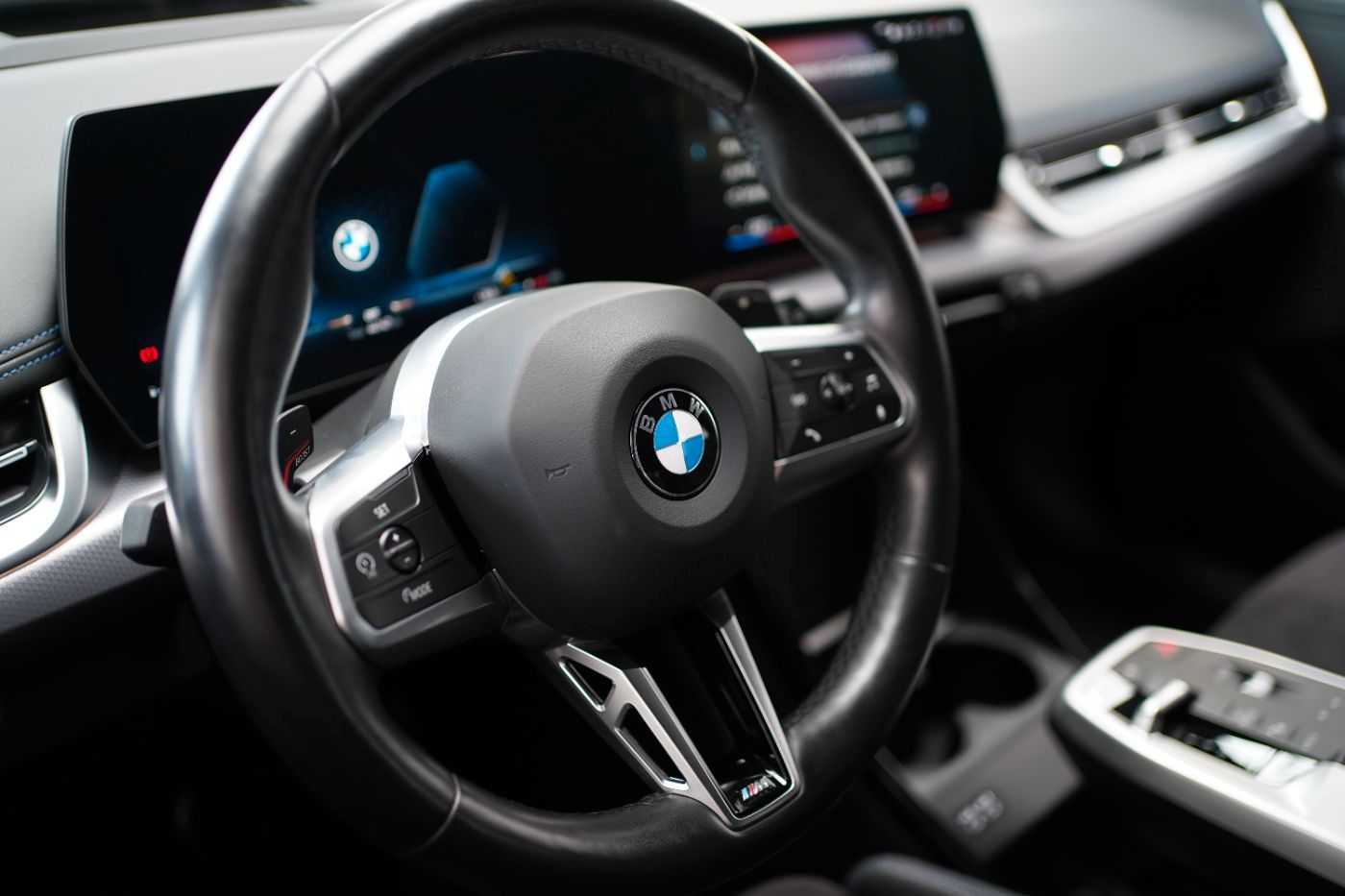 Fahrzeugabbildung BMW 218i Active Tourer M Sport +HeadUp+LED+Glasdach+