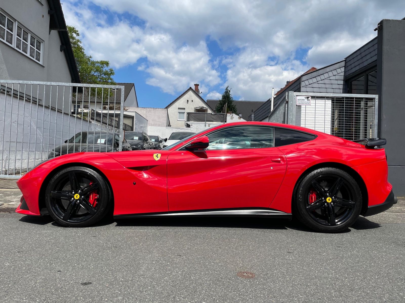 Fahrzeugabbildung Ferrari F12 Berlinetta Novitec |Carbon|LED Lenkrad|Navi|