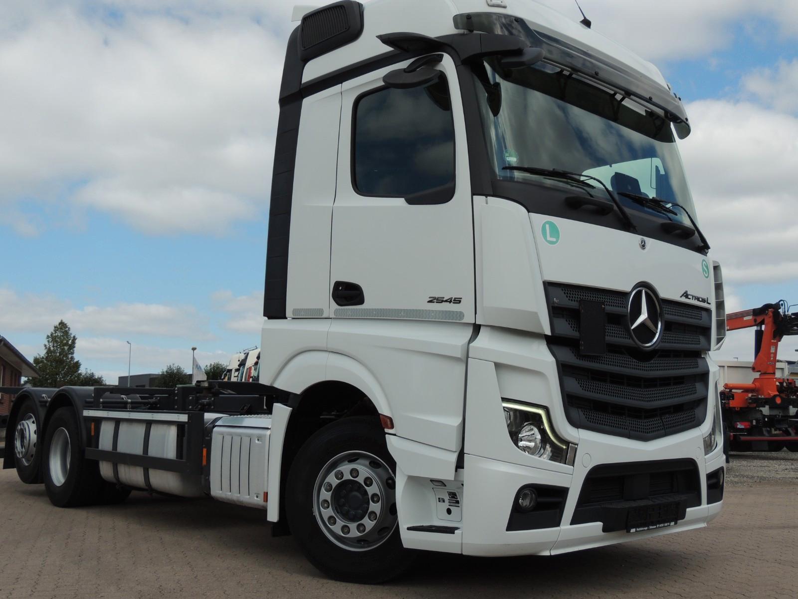 Mercedes-Benz 2545 BDF/BigSpace/Öl-Retarder/Reifen Neuwertig
