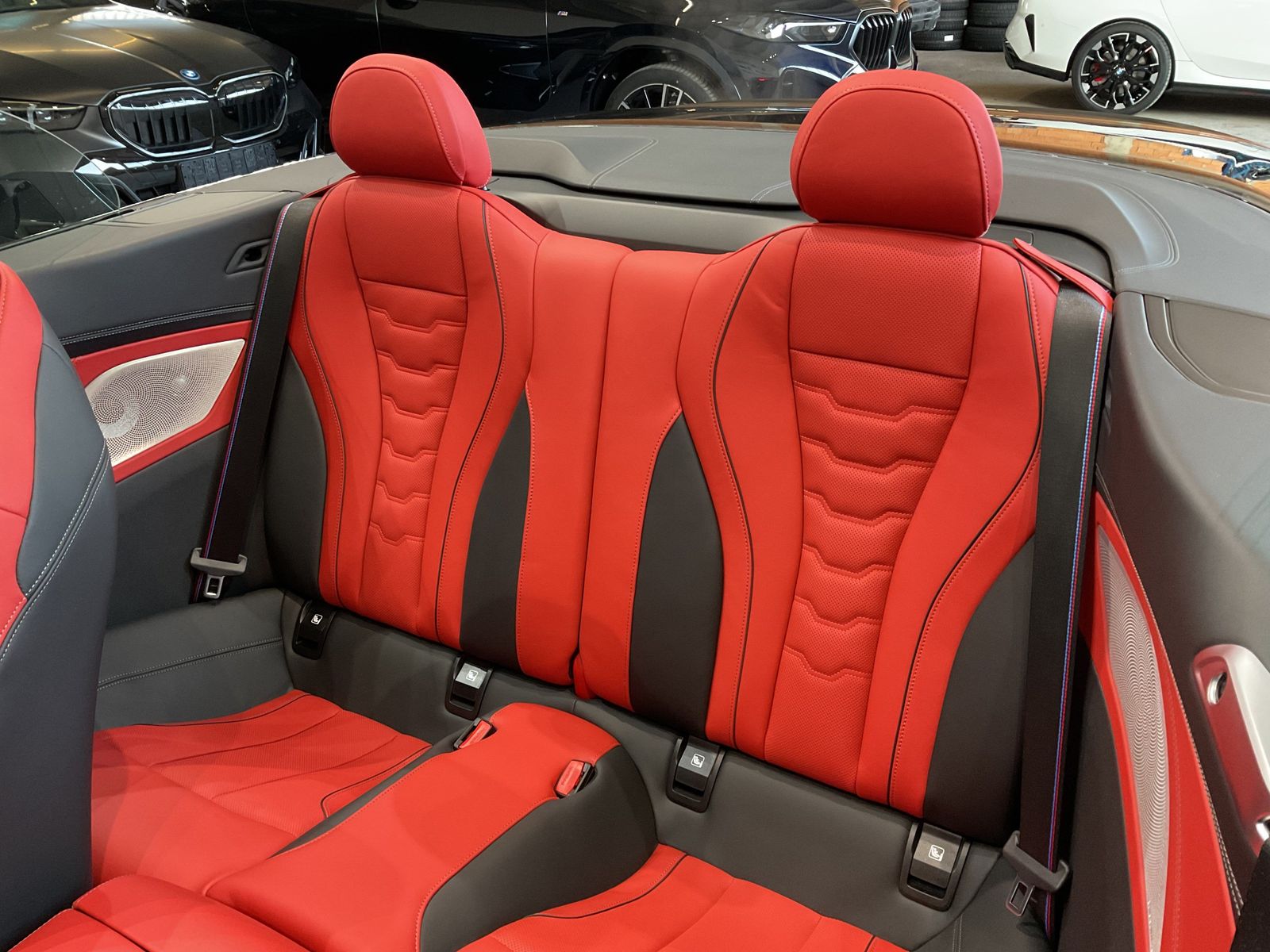 Fahrzeugabbildung BMW 840i M Sportpaket Pro Standheizung B&W Surround
