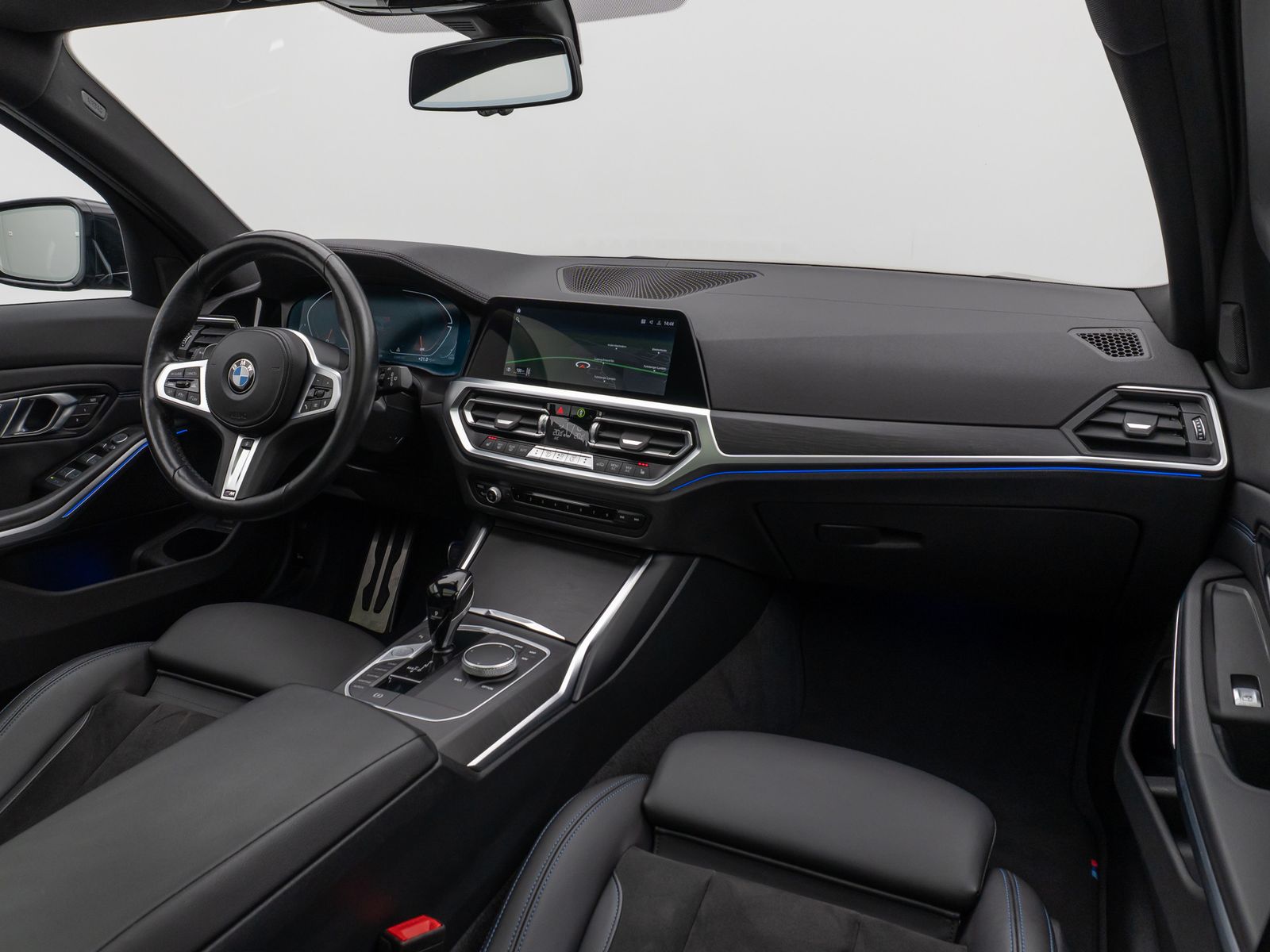 Fahrzeugabbildung BMW 320d xD M Sport Panorama Laser Kamera DAB HiFi