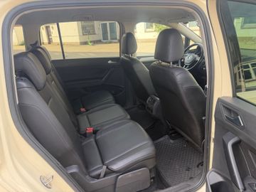 Volkswagen Touran - 9