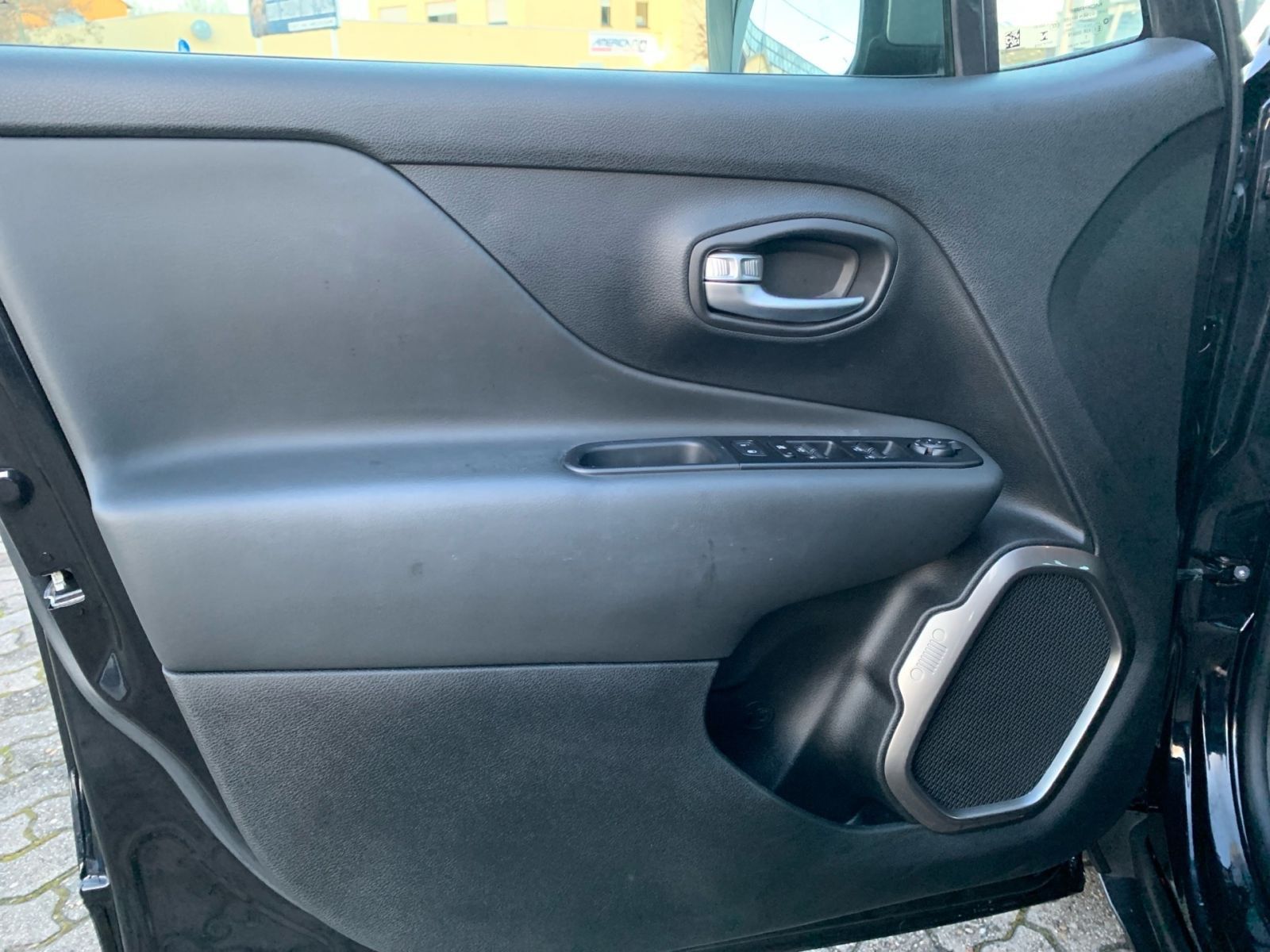 Fahrzeugabbildung Jeep Renegade 1.3 T-GDI Automatik Limited Navi AHK 1H