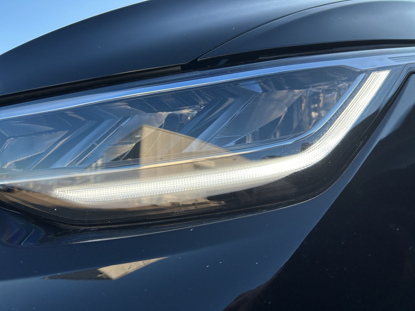 Fahrzeugabbildung Volkswagen Golf VIII Variant eTSI Life DSG LED Navi AID HUD