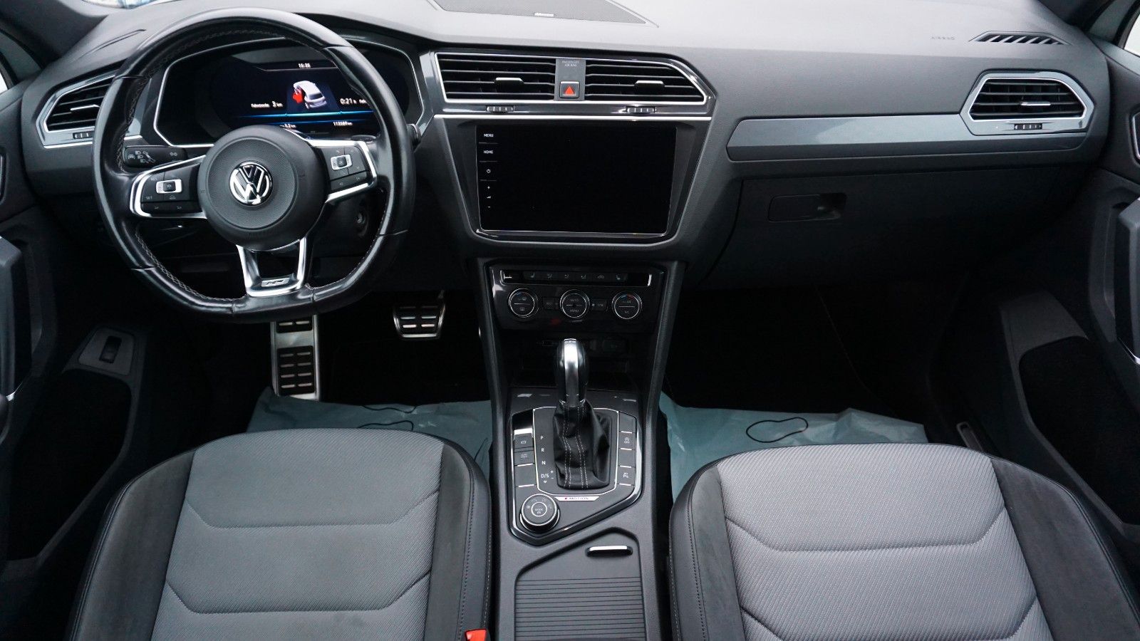 Fahrzeugabbildung Volkswagen Tiguan Highline 4M R-Line Panorama,Navi,LED,AHK