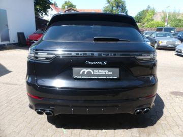 Porsche Cayenne - 4