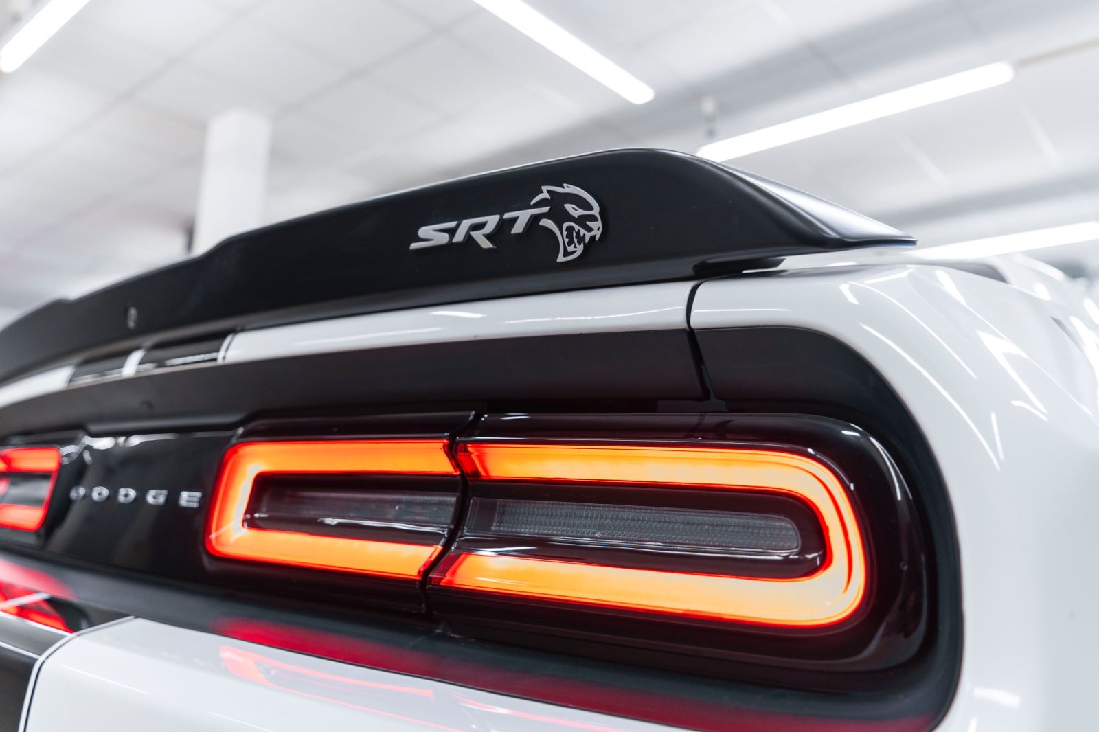 Fahrzeugabbildung Dodge Challenger 3,6L SXT ALPINE KAM CARPLAY M+S