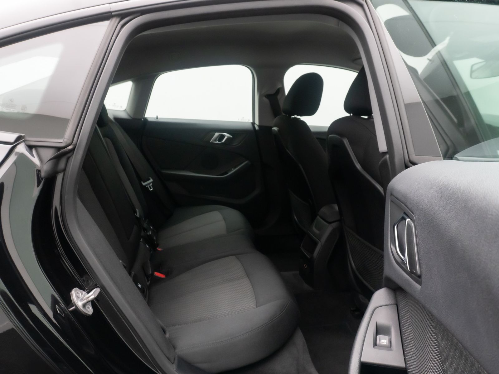 Fahrzeugabbildung BMW 218i Gran Coup&eacute; DAB GeschwindigReg PDC CockpitPr