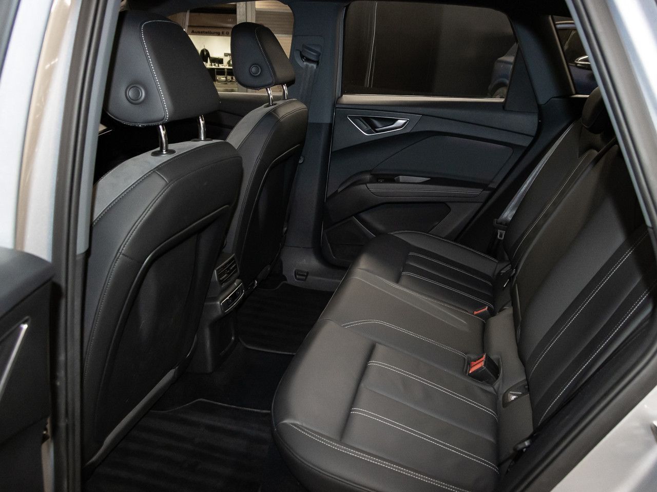 Audi Q4 45 e-tron quattro Standklima Pano AHK 19'' foto 11