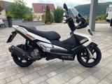 Aprilia SR MAX 300 - APRILIA ROLLER