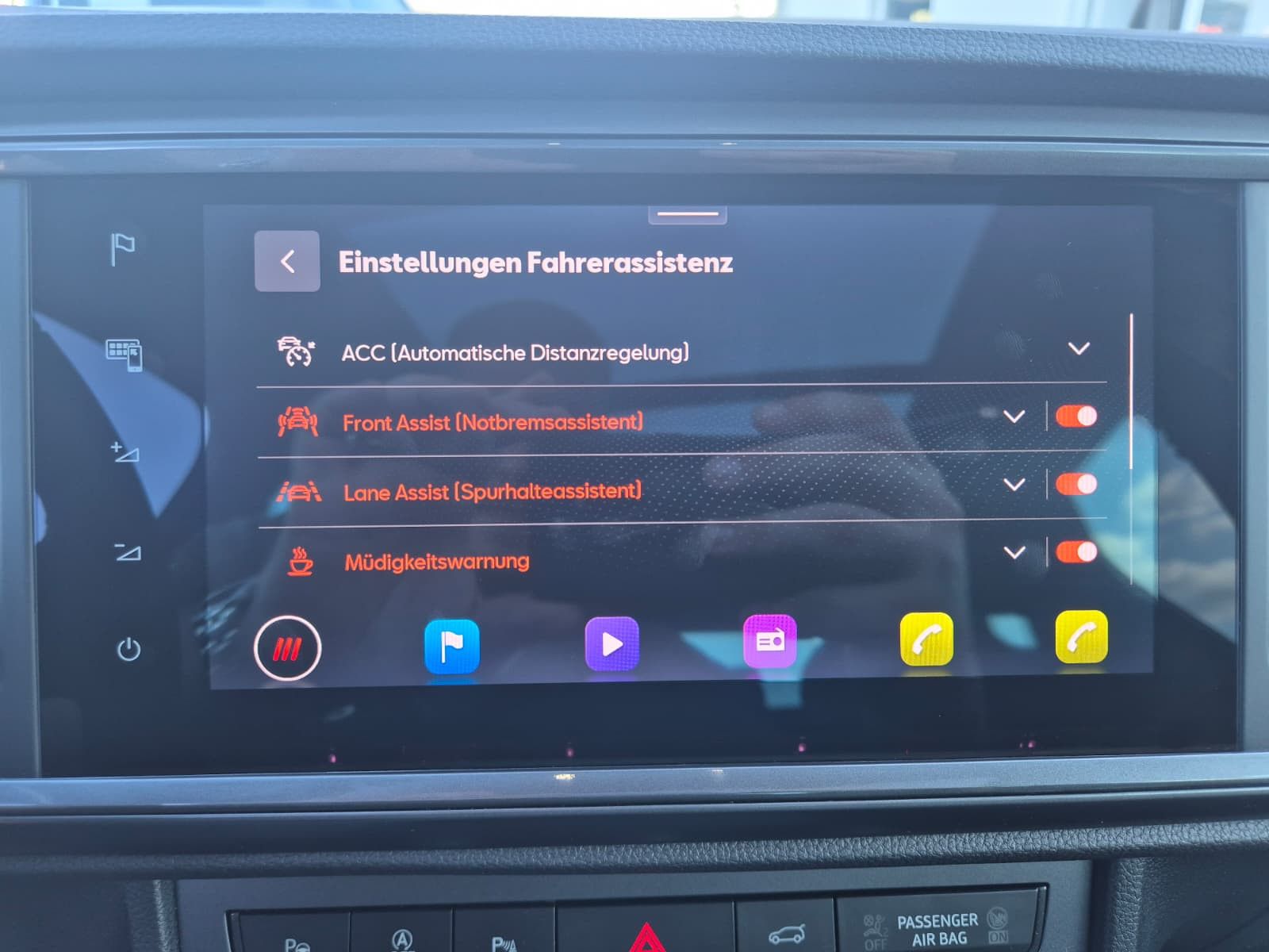 Fahrzeugabbildung CUPRA Ateca 1.5 TSI DSG PANO*DINAMICA*ACC*KAM*AHK*19"