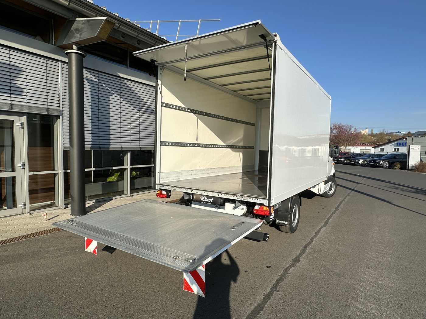 Fahrzeugabbildung Mercedes-Benz Sprinter 317 CDI Koffer LBW Klima Kamera SHZ