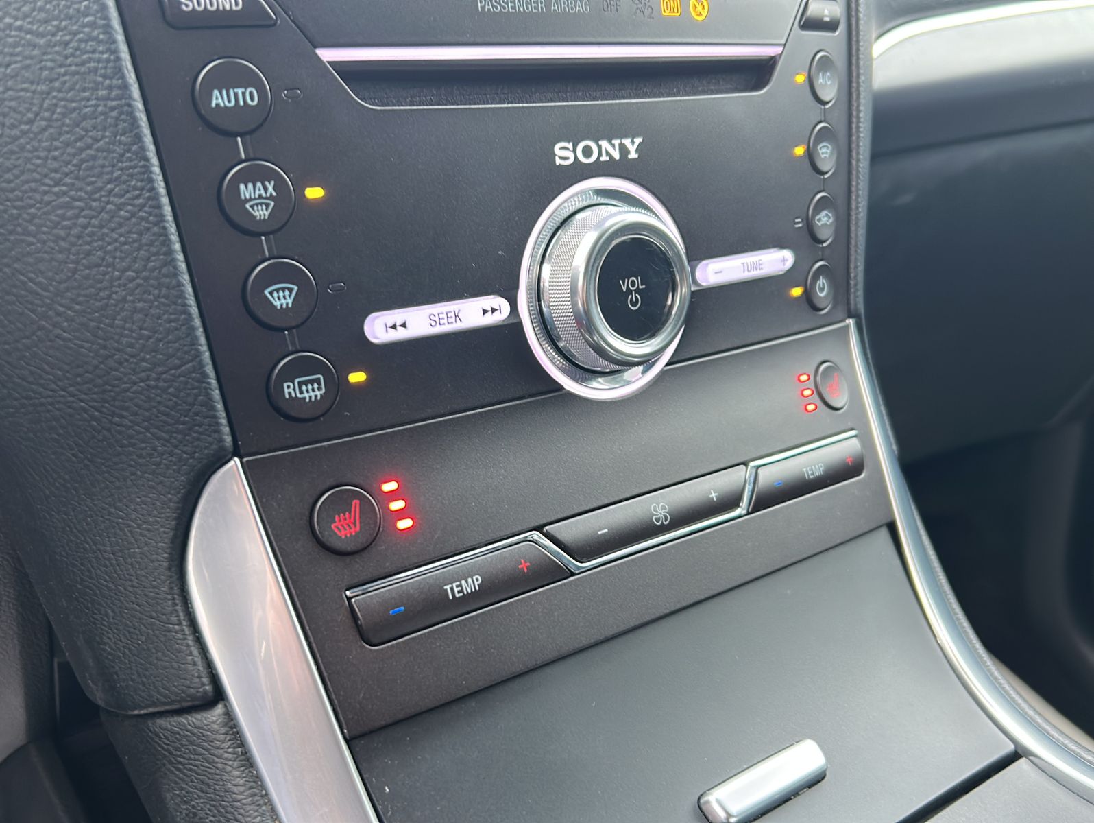 Fahrzeugabbildung Ford S-MAX 2,0 TCDi Titanium AWDLED - AHK