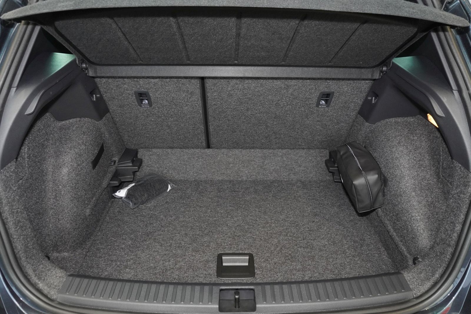 Fahrzeugabbildung SEAT Arona 1.0 TSI FR OPF (EURO 6d) FR,Navi,Voll-LED,