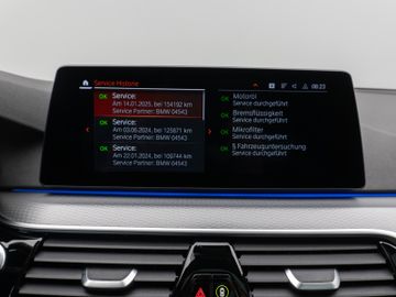 Fahrzeugabbildung BMW 530d xD M Sport Panorama Kamera H/K Alarm 19Zoll