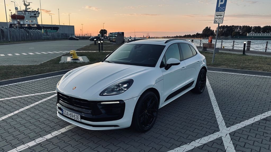 PORSCHE Macan 2024
