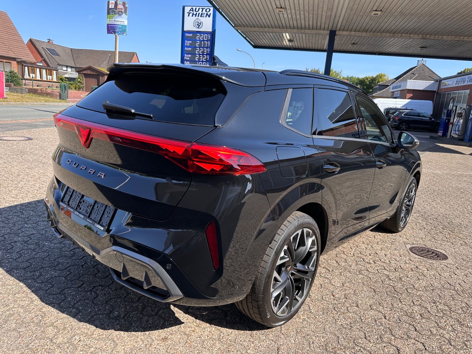 Fahrzeugabbildung CUPRA Terramar VZ 2.0 TSI 4Dr. DSG MATRIX/Pano/ACC/AHK