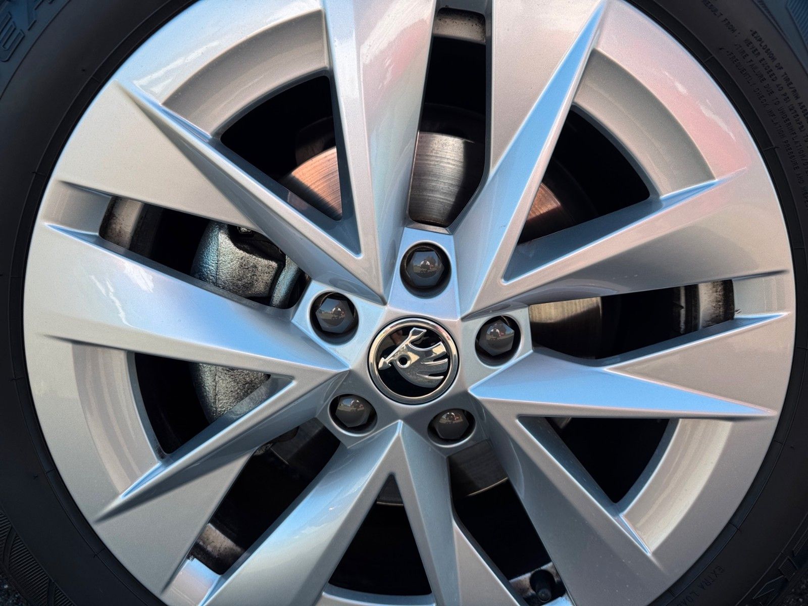 Fahrzeugabbildung SKODA Octavia Combi Selection 1.5 eTSI