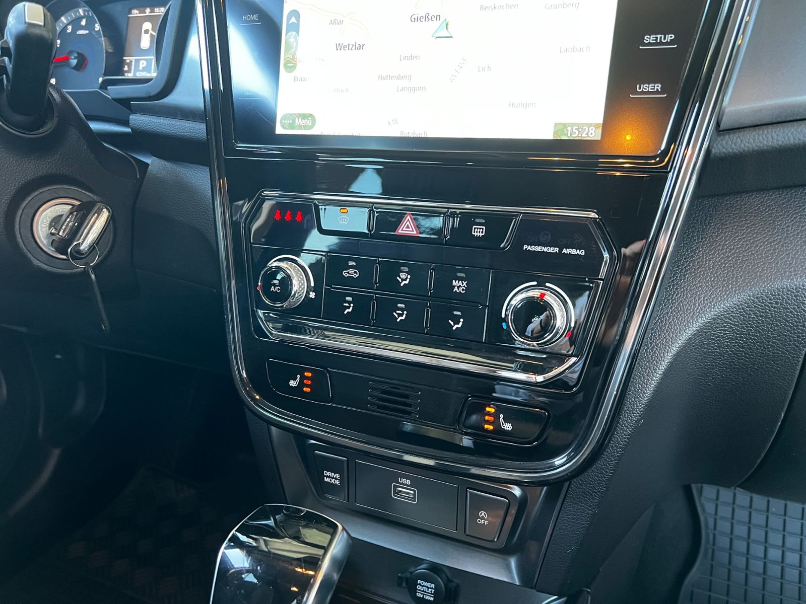 Fahrzeugabbildung Ssangyong Tivoli Grand Fizz 4x2 AHK RFK LED NAV