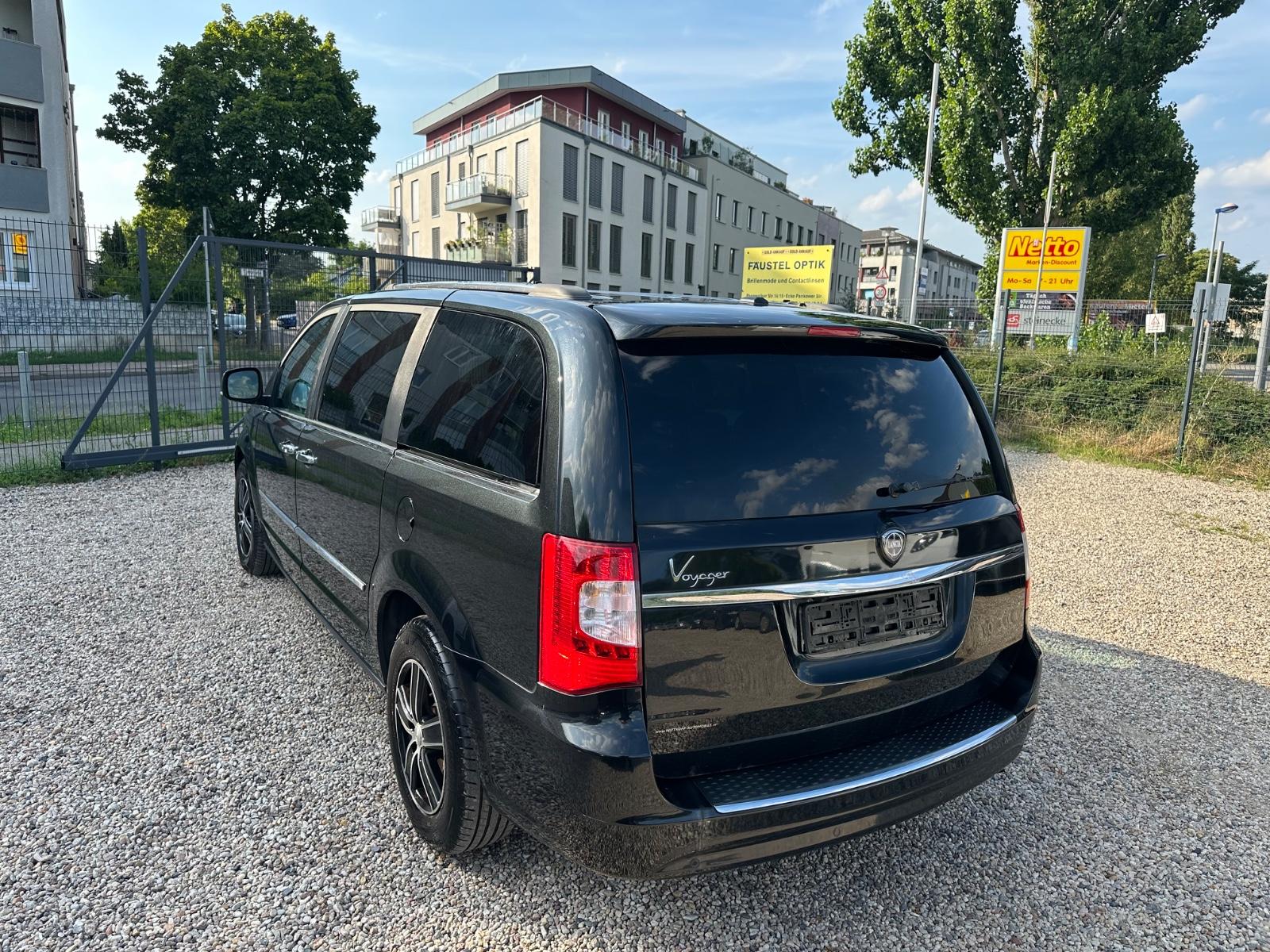 LANCIA VOYAGER 3.6 V6 283ch - PLATINUM - 7 PLACES - SIÈGES CHAUFFANTS - PORTES COULISSANTES ÉLECTRIQUES - CAMÉRA 360°