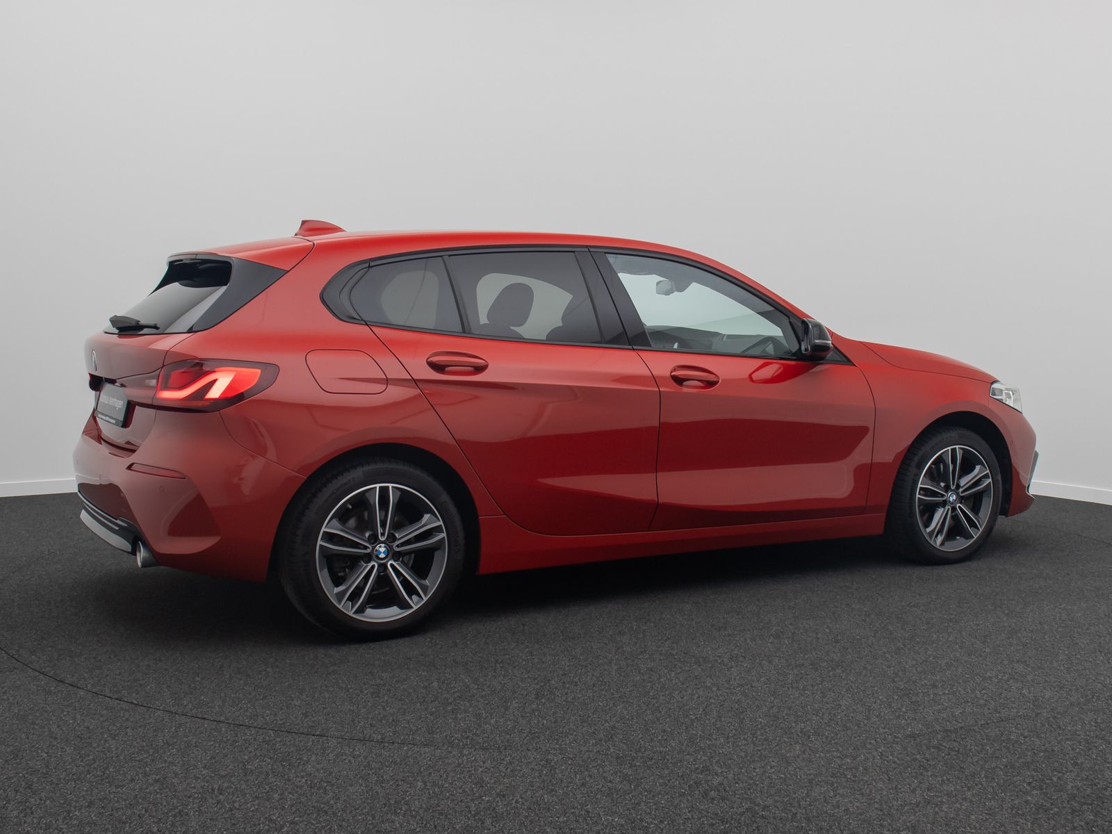 Fahrzeugabbildung BMW 118d SportLine Kamera HUD DAB H/K Stop&Go Komfor