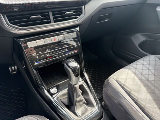 T-Cross 1.5 TSI R-LINE DSG NAVI REAR VIEW MATRIX