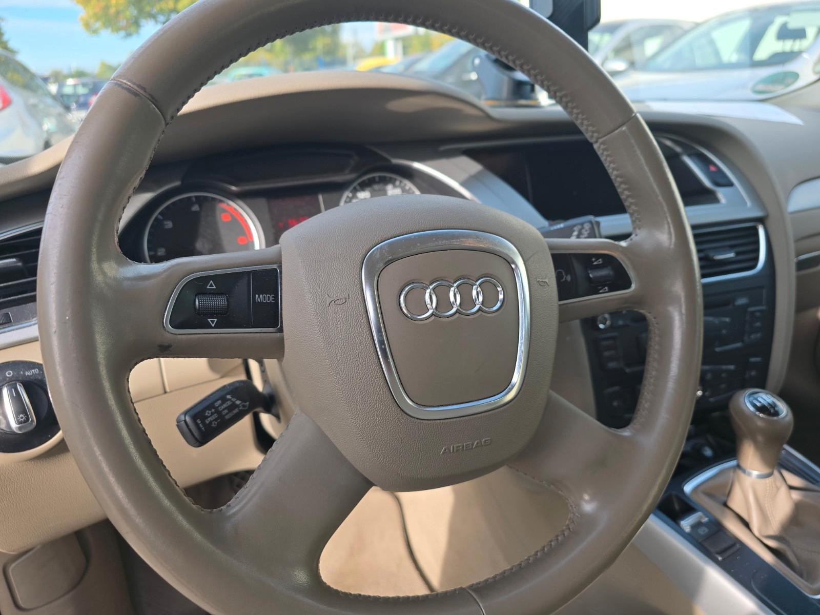 Audi A4 2011 — photo 13