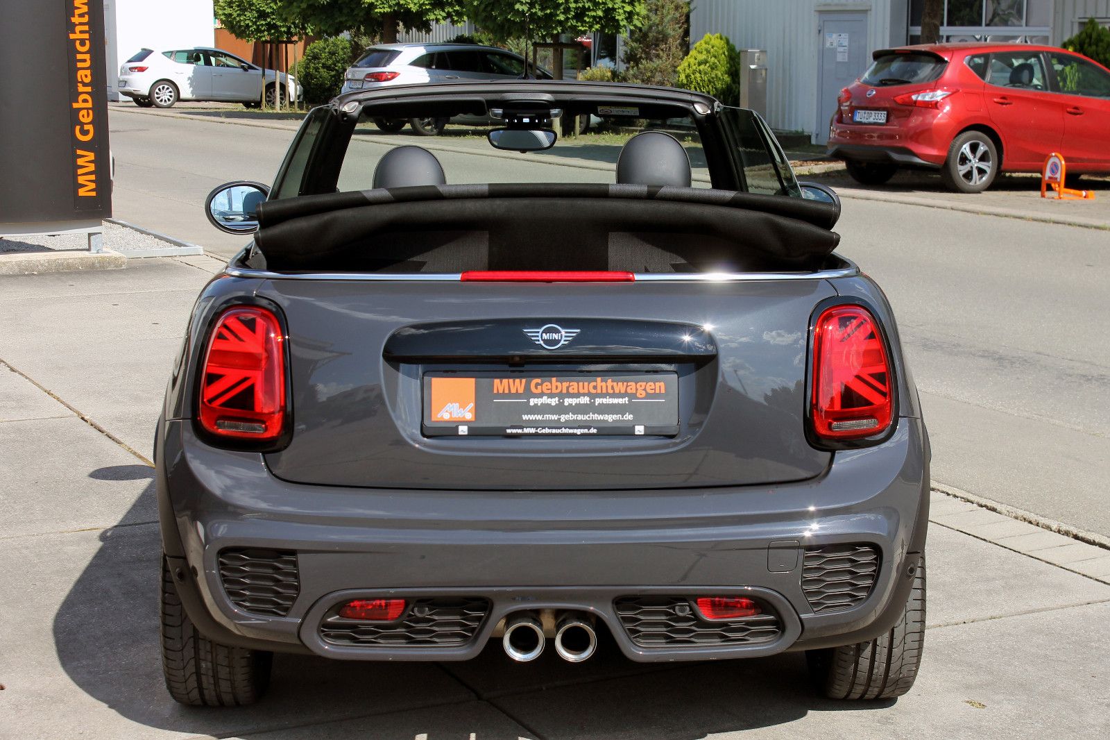 Fahrzeugabbildung MINI John Cooper Works Cabrio Steptr. ACC LED HUD NAV