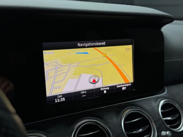 Mercedes-Benz E 200 T Avantgarde*ANHÄNGER*CAM*LED*NAVI*LEDER*