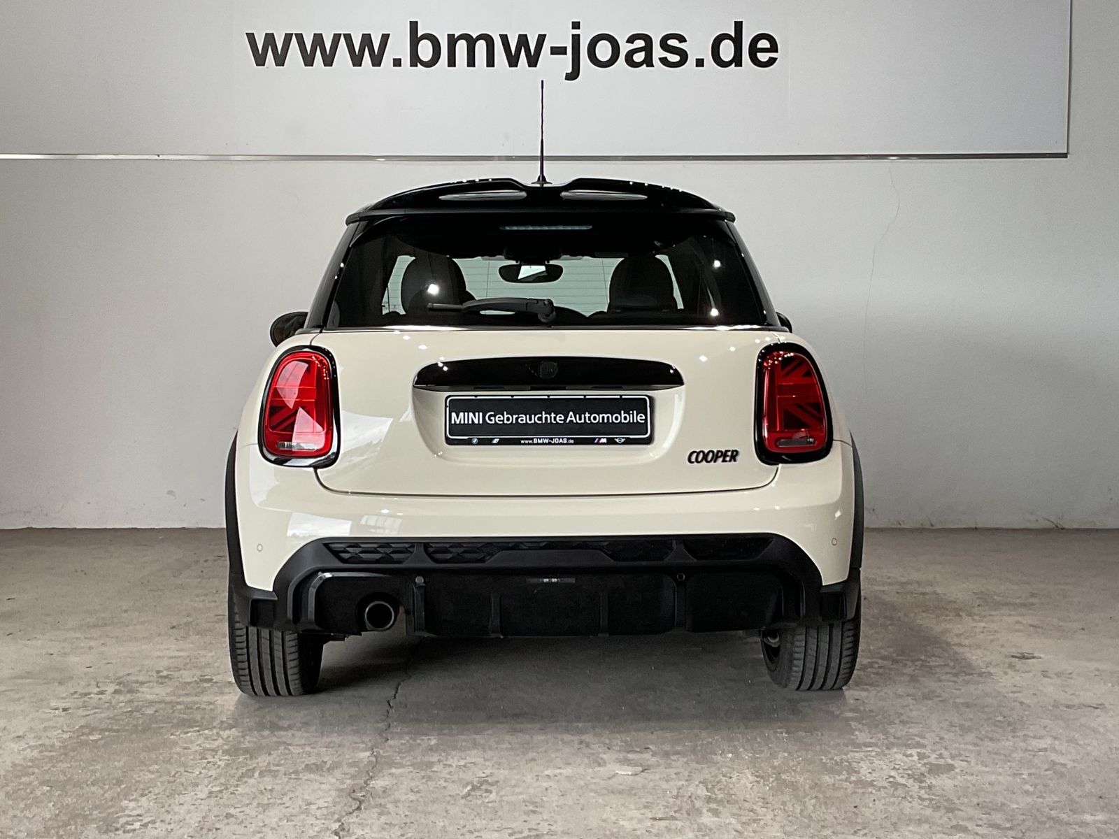 Fahrzeugabbildung MINI Cooper JCW Trim Autom. LED Navi Tempomat Klimaau