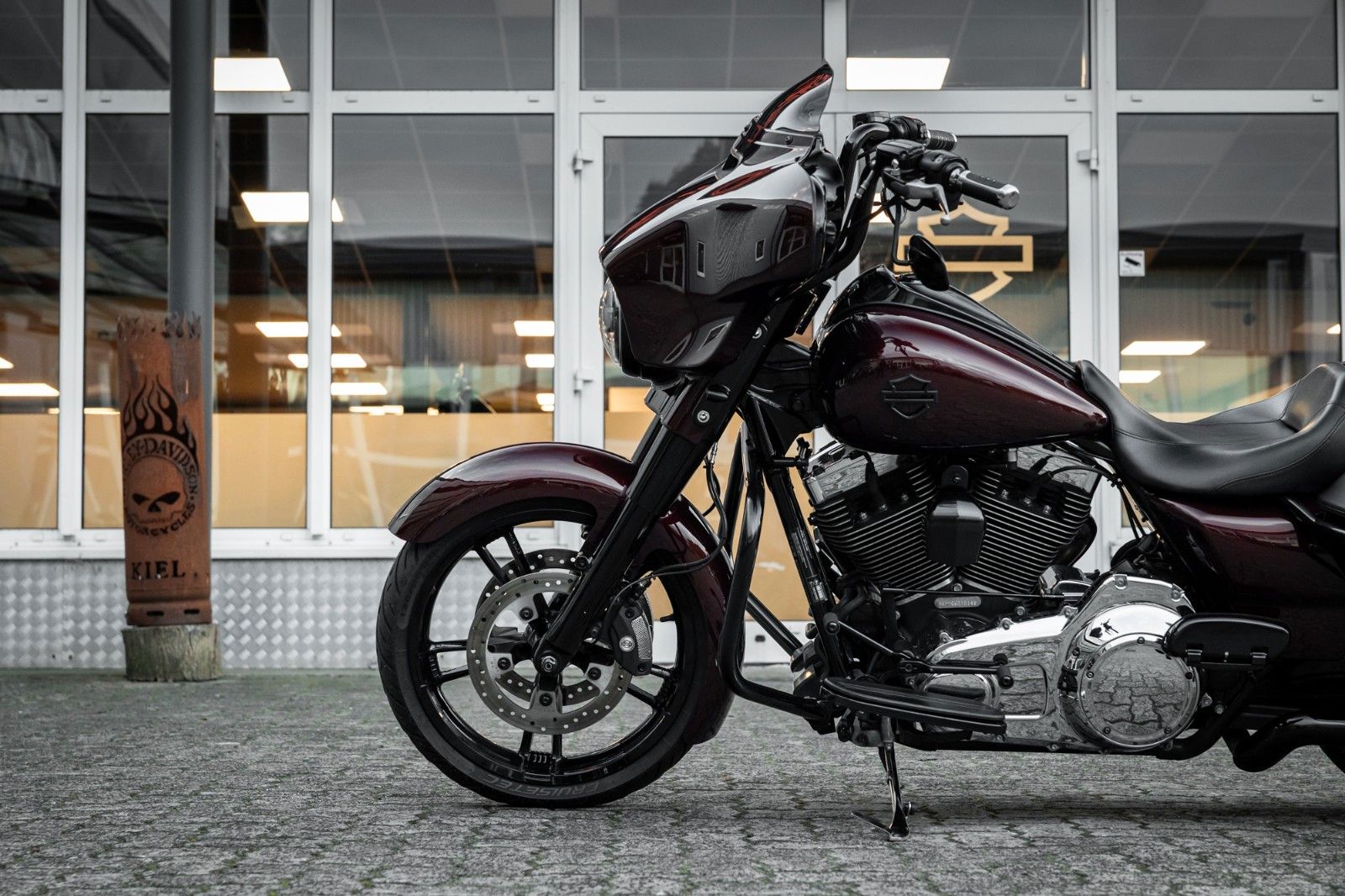 Fahrzeugabbildung Harley-Davidson STREET GLIDE SPECIAL FLHXS - APE - KessTech -