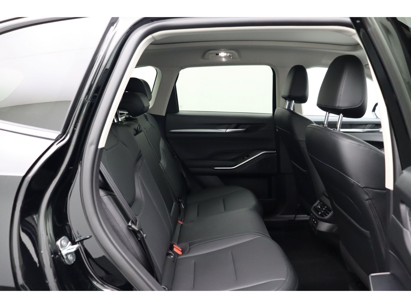 Fahrzeugabbildung GWM Haval H6 1.5 HEV FWD Luxury Pano ACC