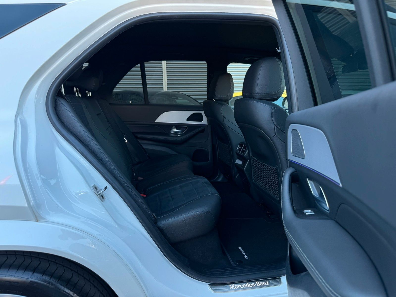 Fahrzeugabbildung Mercedes-Benz GLE 450 4M AMG+Distr+Pano+Night